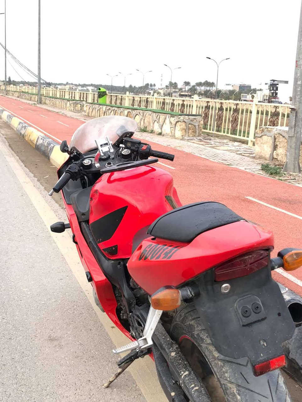 هوندا f4i 600 الدراجه نظيفه بدون اوراق  دراجه نظيفه وكامله العنوان ديالئ بعقوبه   السعر 22 رقمي  *********** خابرني وتدلل بيع فقط  واي تفاصيل اتصل
