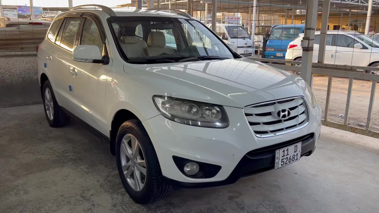 السلام عليكم سنتافي موديل2012 جميع تفاصيل سياره مذكورة بالفيديو  العنوان معارض اليوسفيه (معرض المهندس) قرب محطه وقود ناحيه الرشيد للاستفسار الاتصال على ***********
