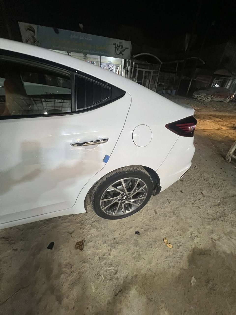 سلام عليكم 
النترا ٢٠٢٠
مكفوله كفاله عامه 
محرك ٢٠٠٠ دوش 
سياره نضافتها شوف العين 
فتحه تحكمات شاشه 
رقم نكليزي سياره جاهزه 
كلشي مناقصها ترايك وين متريد 
سعرها ١٧٥ وبيها مجال قليل 
للاستفسار مراسله او اتصل على الرقم المرفق 
***********
