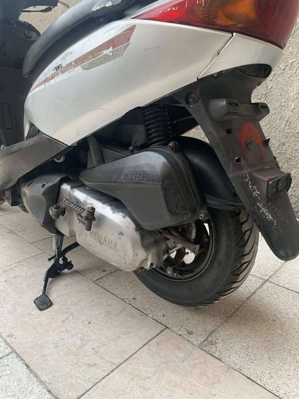 سلام عليكم بريز نظيفه كلش مكينه برغي ممفتوح بيها شلعه ومعدل نكره سلف مختمه كله كهرباء شغاله اوراق كامله سعر ٦٠٠ بيها مجال  بسيط مكاني البياع

متواجد واتساب ***********
