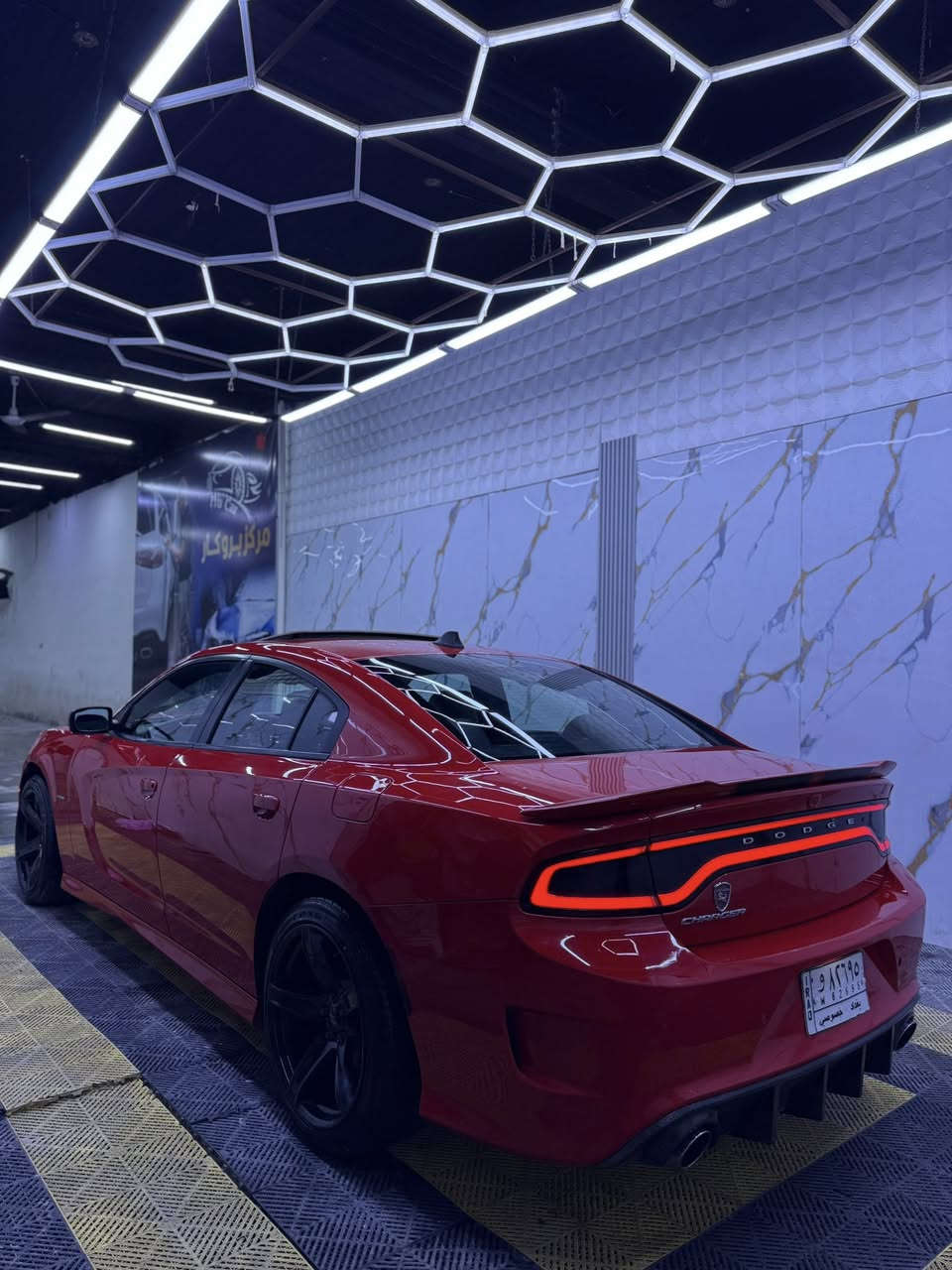 السلام عليگم
جارجر 2019  RT MAX خليجي وگالة ليث العبيدي ✅
ماشية 100 ألف گيلو 
سونار السياره بالمنشور ( دعاميه أماميه صبغ فقط ) + ملاحضات بسيطه 
فول الفول عدا الرادار الأمامي 
1- بصمة تشغيل + تشغيل عن بعد + بصمة أبواب 
2- سلايد رؤف ( فتحه ) 
3- حساسات خلفيه 
4- نقطه عمياء 
5- گشنات امامي تدفئة + تبريد 
6- كشنات كهرباء 
7- كشنات جلد أحمر بلادي 
8- سبورت + سوبر تراك باك
9- ويلگب ابو الخسفه 
 وباقي المواصفات المعروفه 
مكان السياره بابل 
معروضه 287 بيه مجال بسيط 
للأتصال / *********** علي الجبوري
