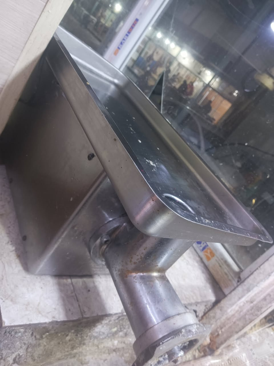 السلام عليكم من رخصه الادمن ماكينه لحم للبيع تركي اصلي سعر مناسب
***********
