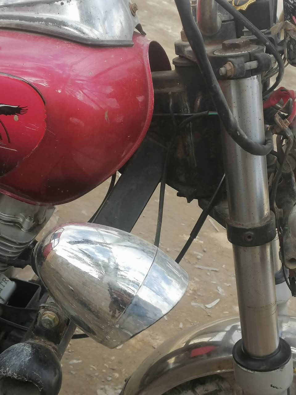 سلام عليكم شباب
ستوته: موديل2013 ستوتة نضيفة
اوراق اصولية بسمي شغالة سلف هندر
كهربائيات كلهه شغالة مكفوله من الخياس او الحيم
تخم تاير جديد لوكير.  كاردن كلجات كله جديد السعر:1300 مليون وتلثميه او بيهه مجال موجود خاص او اتصال:*********** مكاني كربلاء حي العسكري
