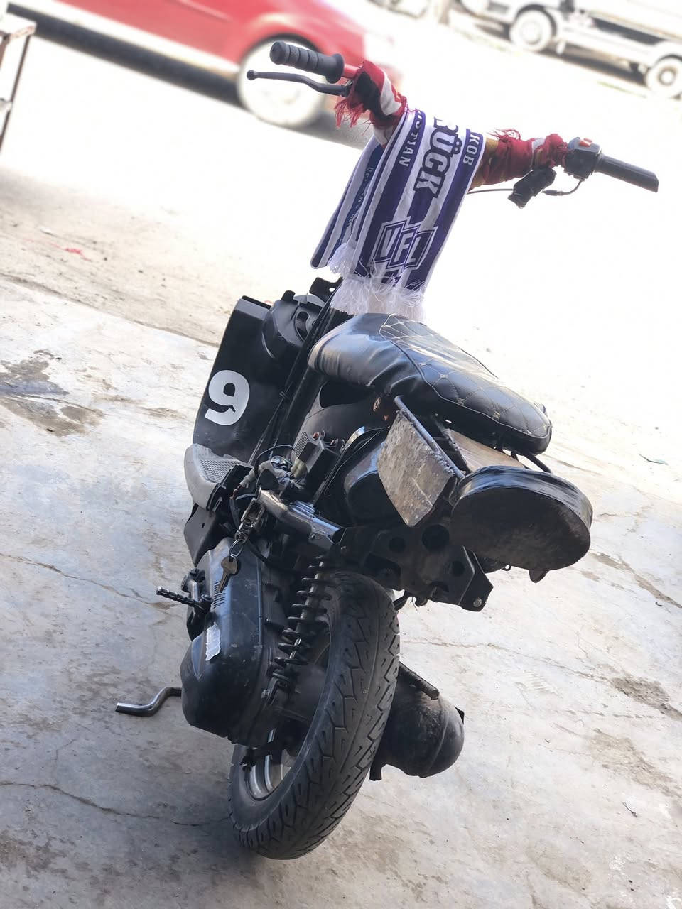 سلام عليكم دراجه ياماها للبيع محرك فحل ممفتوح وكلها بلاد كابريتر بلادي كفرات كامله بلادي كهربائيات كامله سلف شغال شرط شلعه ومعدل عنوان كركوك القادسيه ***********واتساب
