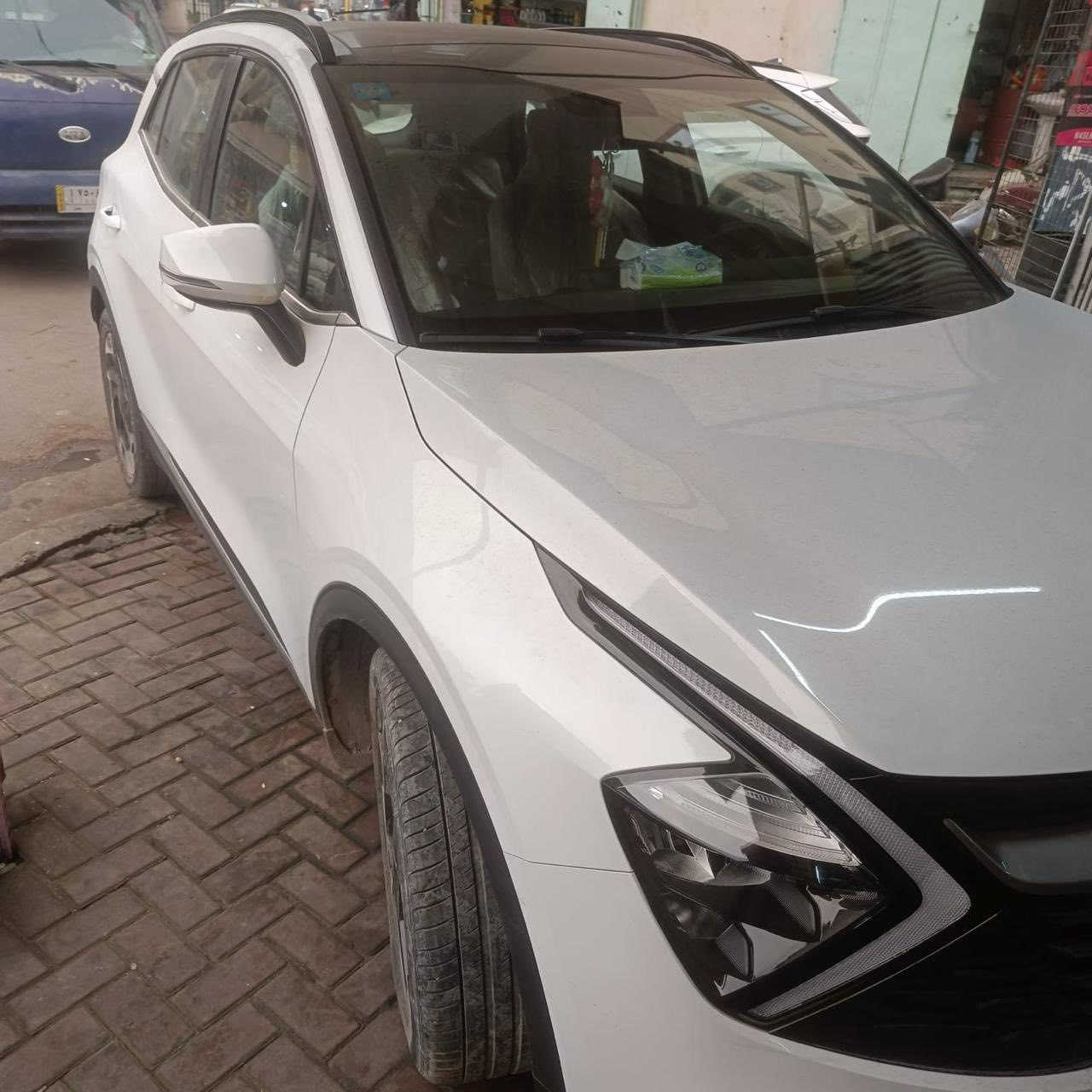 السلام عليكم
للبيع كيا سبورتج 2025
السيارة خليجية شركة الضمان الدولية
رقم أربيل
حجم المحرك 2.0
السيارة فول للأخير اعلى فئة 
موصفات 
حساسات امامية خلفية 
كامرات ٣٦٠ْ دوارة 
كراسي كهرباء 
انارة LED زينون 
شاشة كبية
تشغيل عن بعد 
ابل كار بلي
أندرويد اوتو 
تشغيل بصمة دخول ذكي 
تحكم ستيرن جهتين 
مكيف قطعتين 
كراسي مخمل 

الحاله : 
لا ضربه ولا طخة ولا شخص 
جاهزه لأي فحص 

السعر 246$ وبيها مجال للشراي

الموقع بغداد الاعظمية المقبرة الملكية
هاتف : ***********
