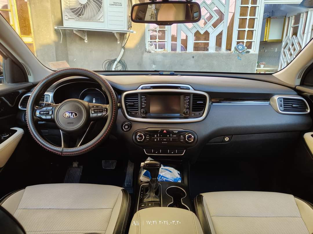 كيا سورينتو (Kia Sorento) 2018 – 6 سلندر🖤🔥
وارد أمريكي🇺🇸

🔧 محرك 6 سلندر قوي
⚙️ نظام دفع رباعي (فور ويل)
🎥 كاميرا 360 درجة (كامرة دوارة)
📡 رادارات جانبيه
🪑 مقاعد جلد فاخرة
🔥❄️ مقاعد تدفئة وتبريد
📺 شاشة وسطية كبيرة
🎮 تحكم ستيرن جهتين
🛞 جنوط قياس 20
🚦 إشارة ترحيب
🔑 دخول ذكي
📡 تشغيل عن بعد
🧠 أنظمة قيادة 3 مودات
📷 عينة ليزرية
🧊 تبريد قوي
محدثة بجم 20 

⚠️ الحادث: جاملغ خلفي خفيف، جاملغ أمامي سرقة بدون ضربة، وضربة خفيفة باب الراكب الخلفي راجع بارد بمقدار شبر

📮 السـعـر ✅ لايك و تعليق يصلك ع ماسنجر  📩

مكان تواجد السيارة: ميسان
رقم صاحب السيارة: ***********
الصفحة مكلف بالنشر
