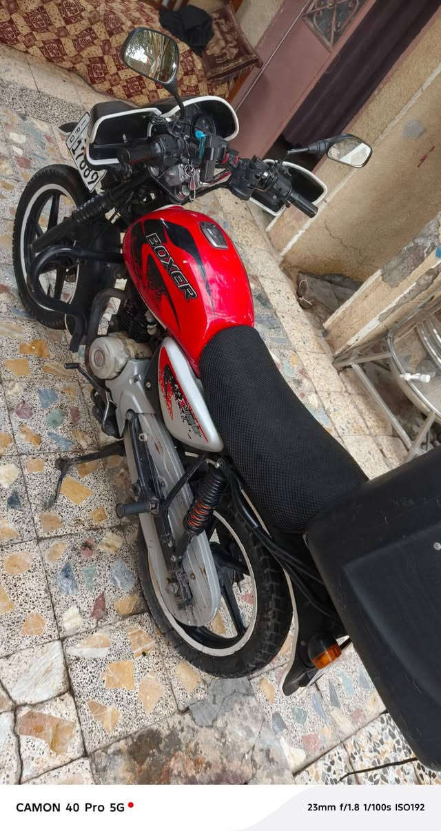 السلام عليكم. 
بومسر موديل  2023 رقم بغداد تحويل ثاني يوم نضافتها شوفت عينك السعر ( 2100)مليونين ومية العنوان بغداد
الرقم: ***********
