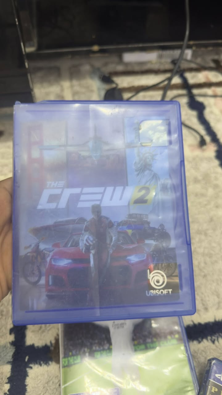 عندي بلي 4 سلم مامفتوح نهائياً وذاكره نص تيرا فقط بي فطر بلقبق مال جهاز وماماثر نهائياً على جهاز وانطي بي ضمان تفحص وين ميعجبك 
3 اقراص gta /فيفا 25 /the crew 2  
جوستك 2 وحده اصليه وثانيه نوعيه جيد جداً  للبيع او مراوس وانطي فرق مو مشكله السعر لشراي يراسل او يتصل


**إذا كنت صاحب هذا الإعلان وتريد حذفه لأي سبب، رجاءا أرسل رسالة إلى الدعم الفني**