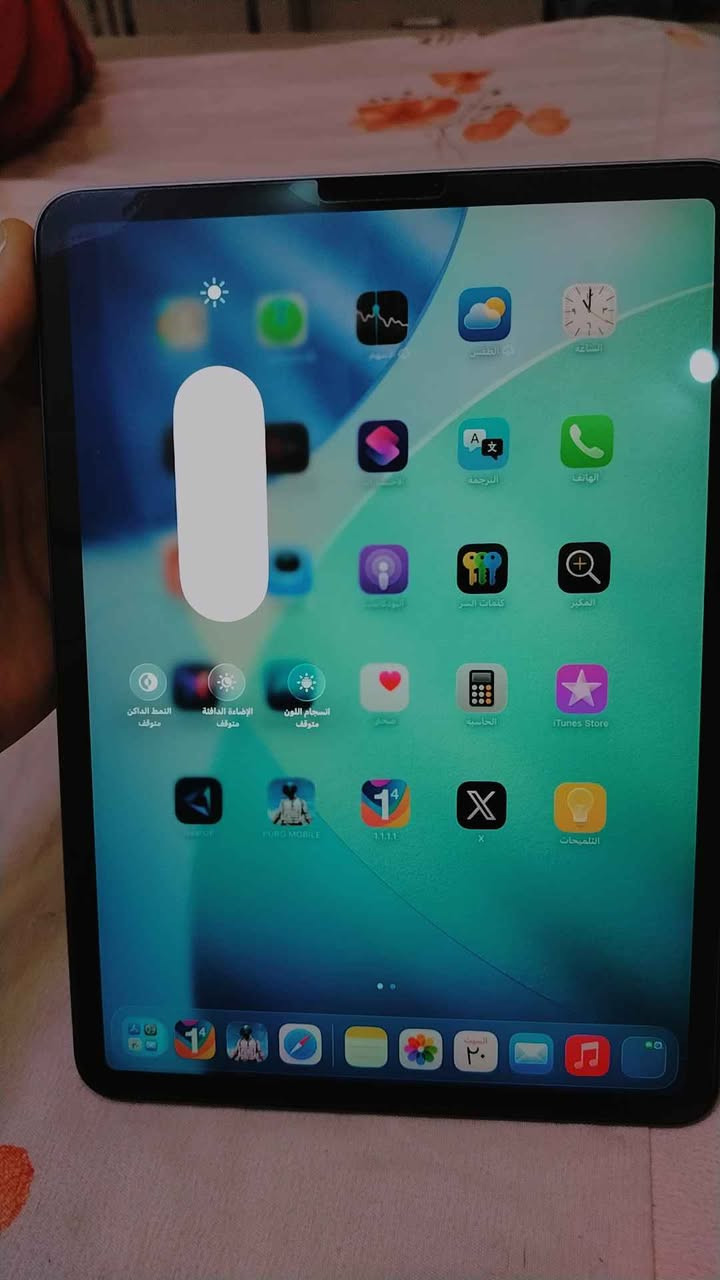 ايباد 11 برو m2 جهاز نضيف ما مفتوح ذاكره 128 بطاريته 89 سعر 600 مكاني طويريج كربلاء  *********** كربلاء, العراق
