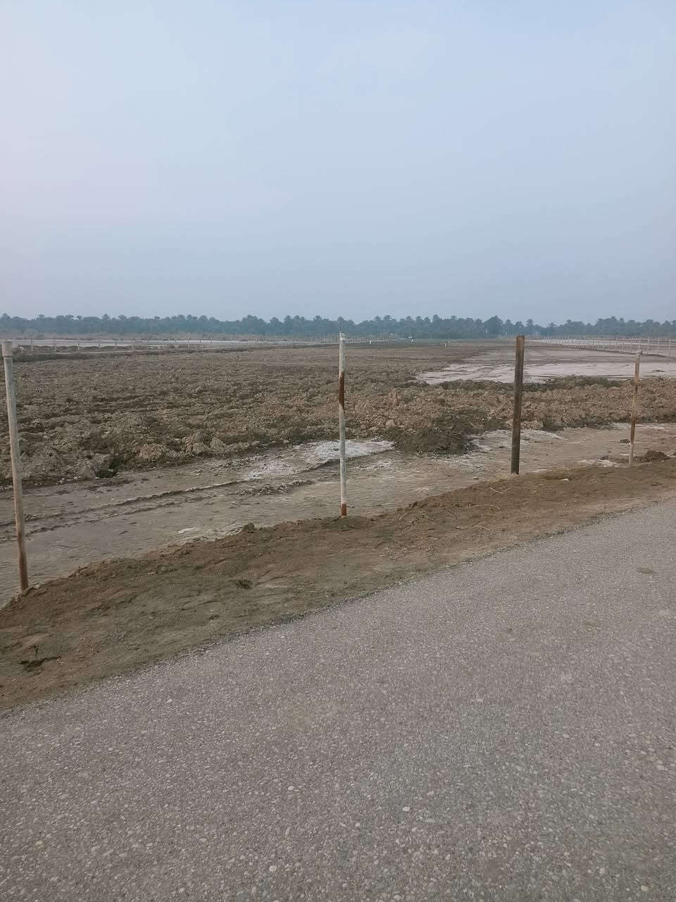 للبيع....... دونم زراعي على التبليط ناحيه السديناويه الطريق السياحي خلف مدرسه المبداء للاستفار اكثر على الرقم ***********
ملاحضه غير متواجد على الفيس
