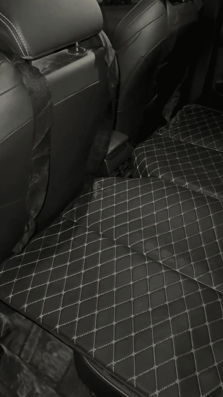 هاي القطعة صعب تلكاهة بهيج سعر وهيج كوالتي شاهد الفديو التوضيحي للقطعة.🚗💤 حول سيارتك إلى مكان راحة أينما كنت!!
مفرش النوم الثابت بتصميم فاخر من الجلد الأسود لخوض رحلات مريحة وآمنة.

ألواح خشبية داخلية تمنح ثباتًا قويًا ودعمًا ممتازًا أثناء الاستلقاء.

يُطوى بسهولة داخل السيارة دون أن يشغل مساحة تُذكر.

مناسب لكل أنواع السيارات – مثالي للسفر، التخييم، أو القيلولة أثناء الانتظار.

سطح ناعم مقاوم للماء والغبار وسهل التنظيف.
 
راحة وأناقة فاخرة تجمع بين الجودة والتصميم الذكي ✨.              توصيل كافة محافضات العراق سعر فقط 15٫000 الف للحجز مراسلة الصفحة وسوف يتم الرد باسرع وقت


**إذا كنت صاحب هذا الإعلان وتريد حذفه لأي سبب، رجاءا أرسل رسالة إلى الدعم الفني**