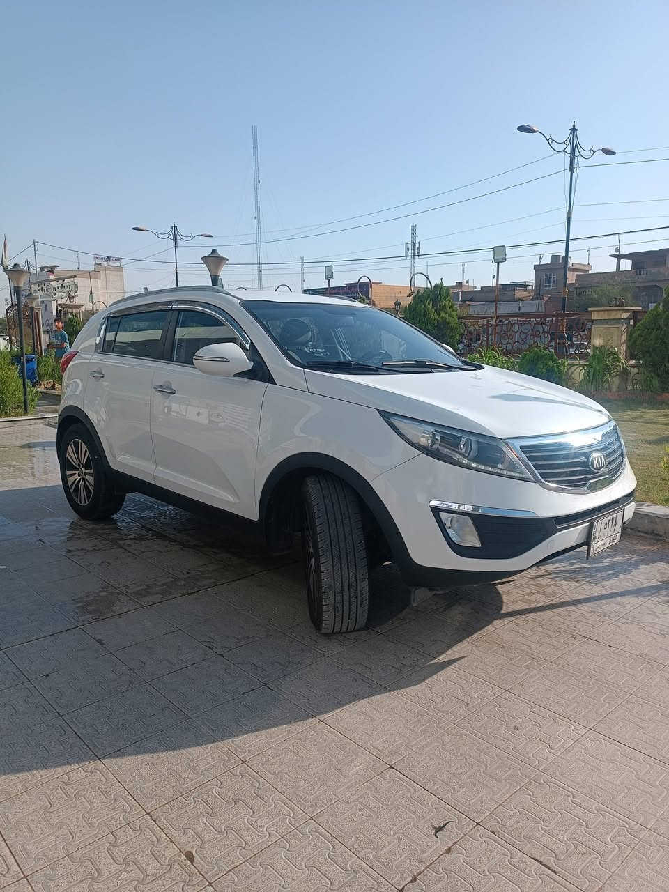 🚗 للبيع كيا سبورتاج 2014 - رقم نينوى 🚗
للبيع سيارة كيا سبورتاج موديل 2014 بحالة جيدة ومواصفات مميزة:
✅ محرك 2.0 لتر
✅ أوتوماتيك 6 سرعات
✅ دفع أمامي
✅ تدفئة وتبريد للمقاعد
✅ كاميرا خلفية
✅ حساسات خلفية
✅ شاشة معلومات وبلوتوث
✅ مرايا كهربائية مع إشارات جانبية
✅ نظام ABS ووسائد هوائية متعددة
📍 رقم السيارة: نينوى 📍 المسافة المقطوعة: 132,000 كم 💰 السعر: 16,000 دولار قابل للتفاوض
السيارة نظيفة وجاهزة للفحص والمعاينة.
للاستفسار والتواصل يرجى مراسلتي على الخاص أو الاتصال على الرقم: 📞 (ضع رقم الهاتف)


**إذا كنت صاحب هذا الإعلان وتريد حذفه لأي سبب، رجاءا أرسل رسالة إلى الدعم الفني**