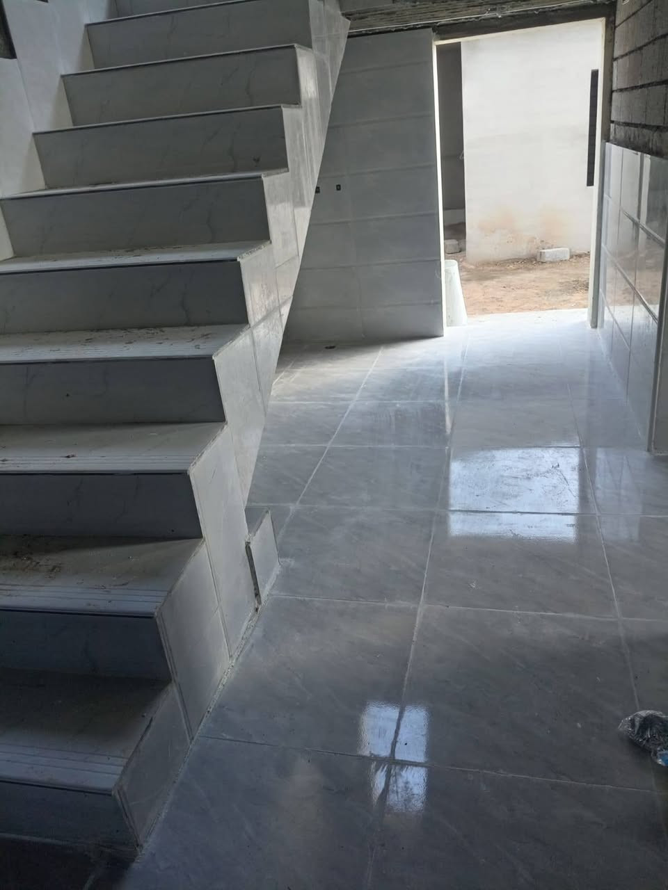 السلام عليكم كادر سيراميك بأسعار مناسب الاتصال على الرقم ***********
