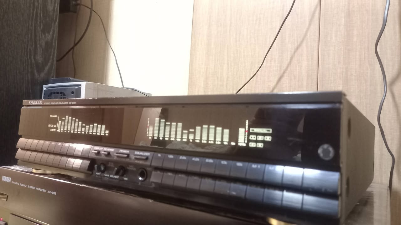 أيكولايزر(KENWOOD) حجم وسط كهرباء ٢٢٠ يحتوي ٢٨ باند
شغال بالكامل ونظيف لاكسر ولافطر ولاتصليح عدا شخط صغير فوق واضح بالصور..السعر 50 الف


**إذا كنت صاحب هذا الإعلان وتريد حذفه لأي سبب، رجاءا أرسل رسالة إلى الدعم الفني**