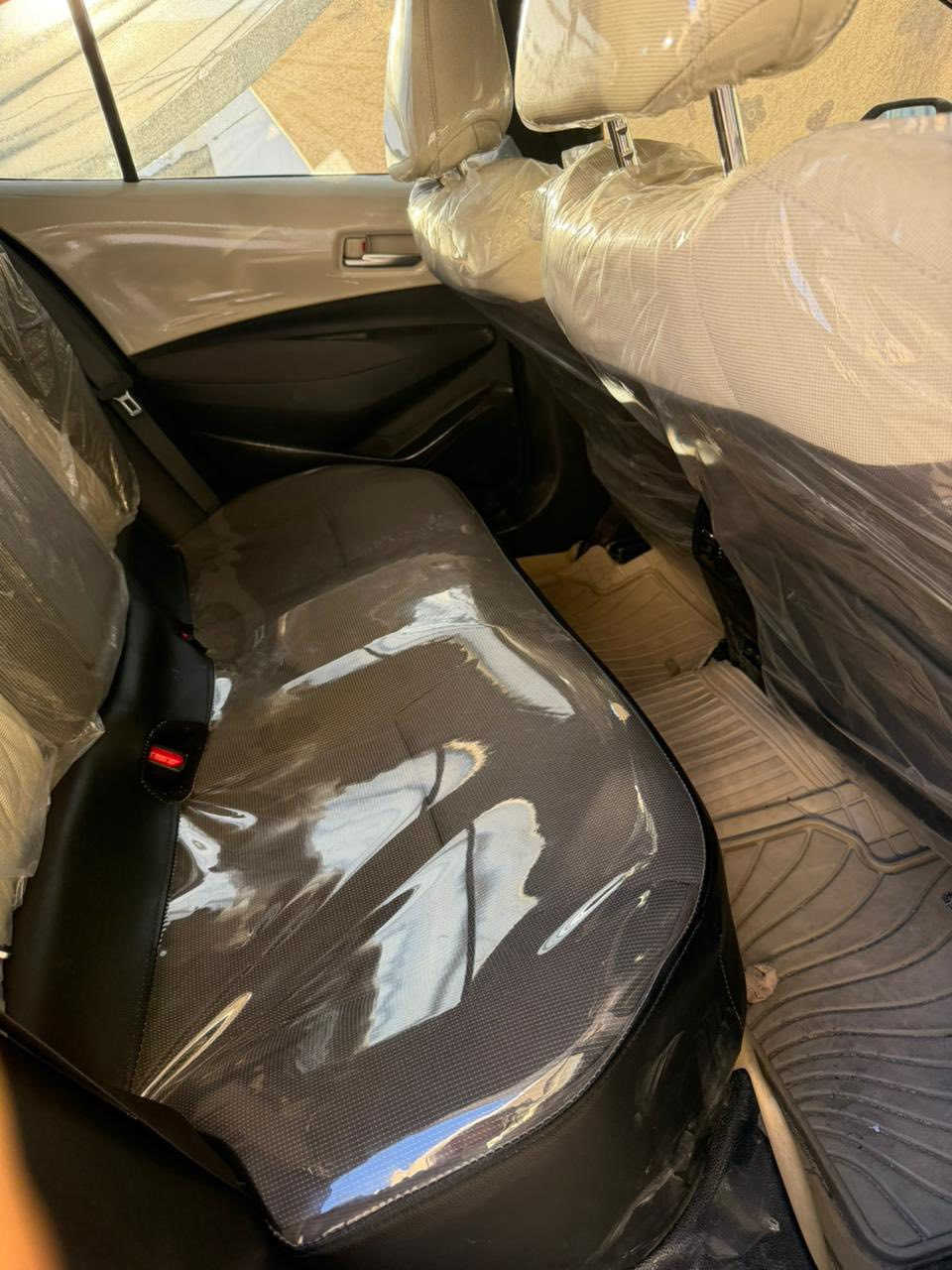 سلام عليكم تيوتا كورلا شركة ساز سيارة ماشية 13 الف بعدها بوضع لشركة سبير وجك منازلات ولساز مواصفاتها معروفة موديل 2024 داخل مدوشم عام دشبول وبيبان كاملة لسيارة 
سعر 210 وبيها مجال قليل 
***********
سيارة كفالة عامة كفالة منل زلغ
