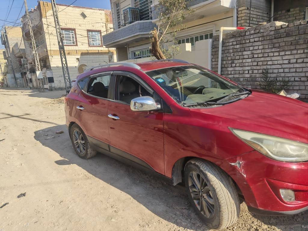 توسان حادث خلفي  جراد قماره وبنيد 
ماشيه 73563 قابل للزياده. 
4wd
فول ما عده السلايد
120ورقه بيه مجال بسيط   للستفسار رقم 
*********** بغداد, العراق
