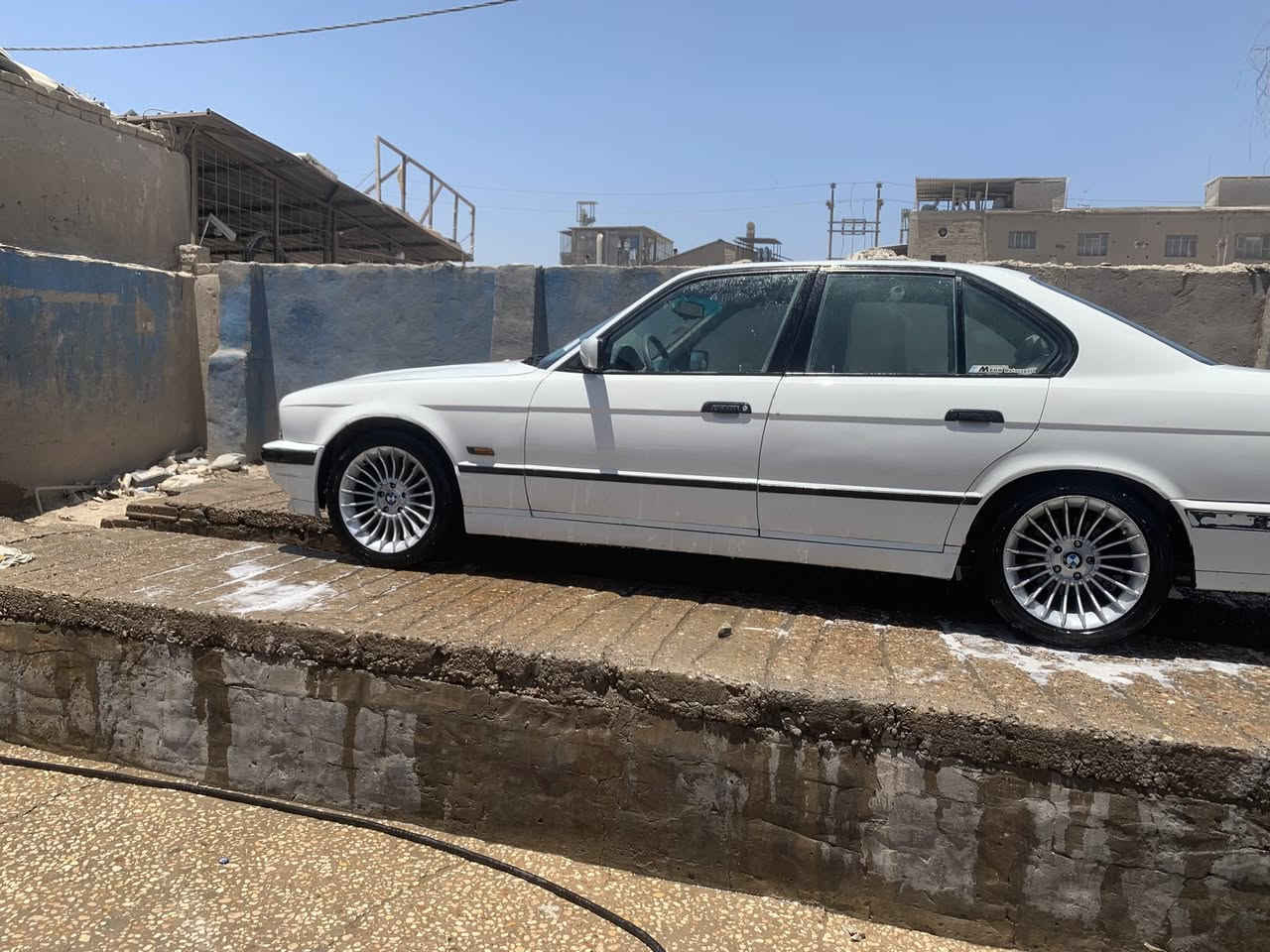 السلام عليكم بي ام موديل ٩٤ فول موصفات ٥٢٥من كلشي جهزه لسعر ٥٥ مكاني بابل
***********
