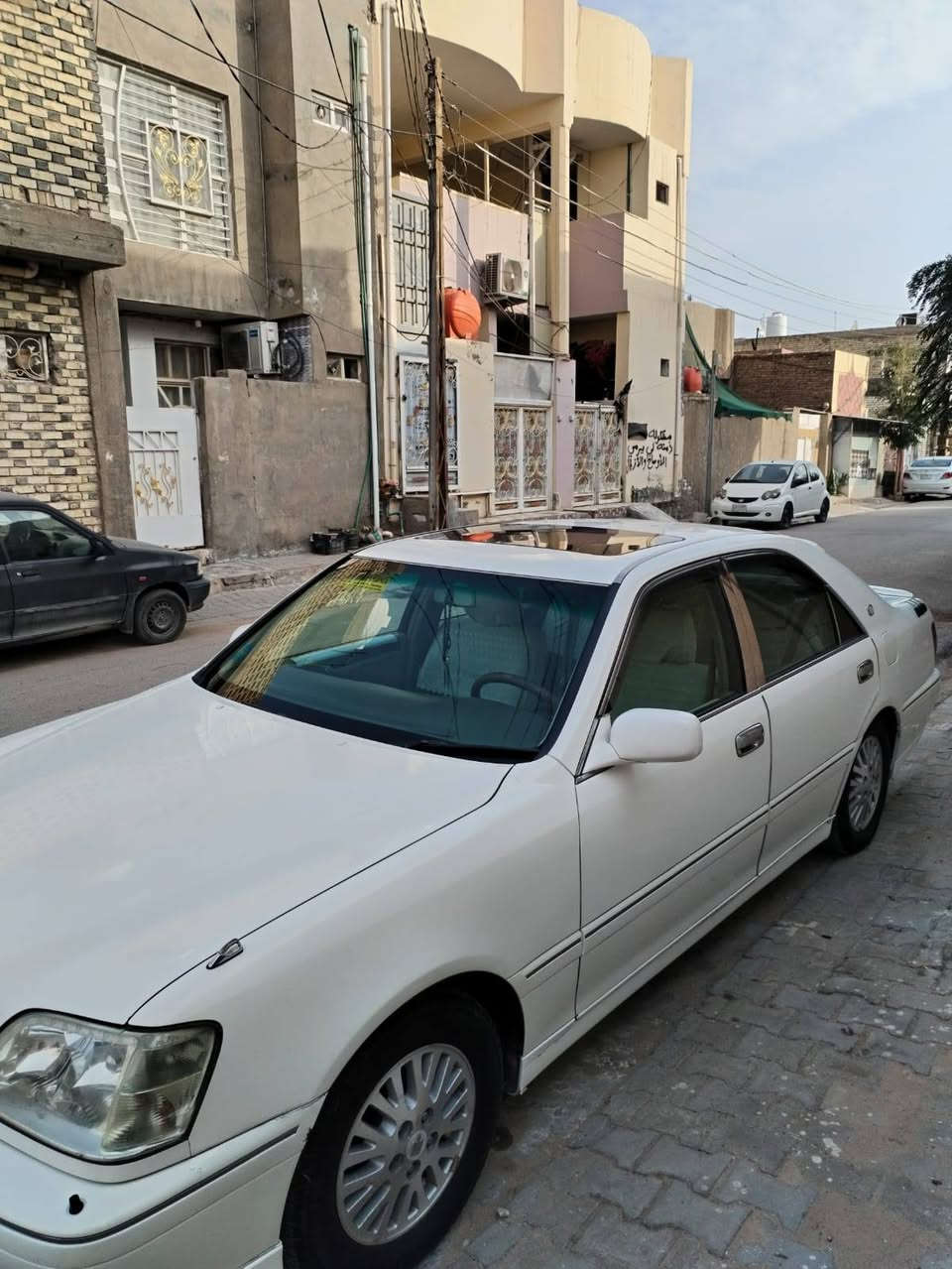 سلام عليكم حبايب البيع سياره ملكه رقم واسط رقم دولي تحوير نجف فوك  وجوه بسمي السياره مكفوله من الكص والضربه والعيب الشرعي والصوليات مداور بكل مكان مواصفات السياره ثلاث دكم فتحه كرستال المكان السياره النجف التصال على الرقم ***********
