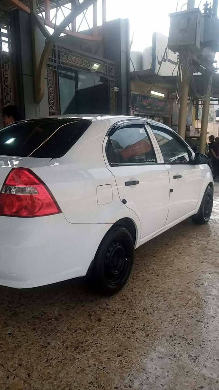 السلام عليكم 
آفيو 2009
كير اوتوماتيك شرط
محرك دبل كوري شرط
تبريد ثلج تدفئه شغال
طخم خلفي وامامي وتايرات كلو جديد
بدون دعم ولا دواخل 
تراي شرط طبه ، سياره جاهزه من كلشي 
سعر 62$ 
***********
