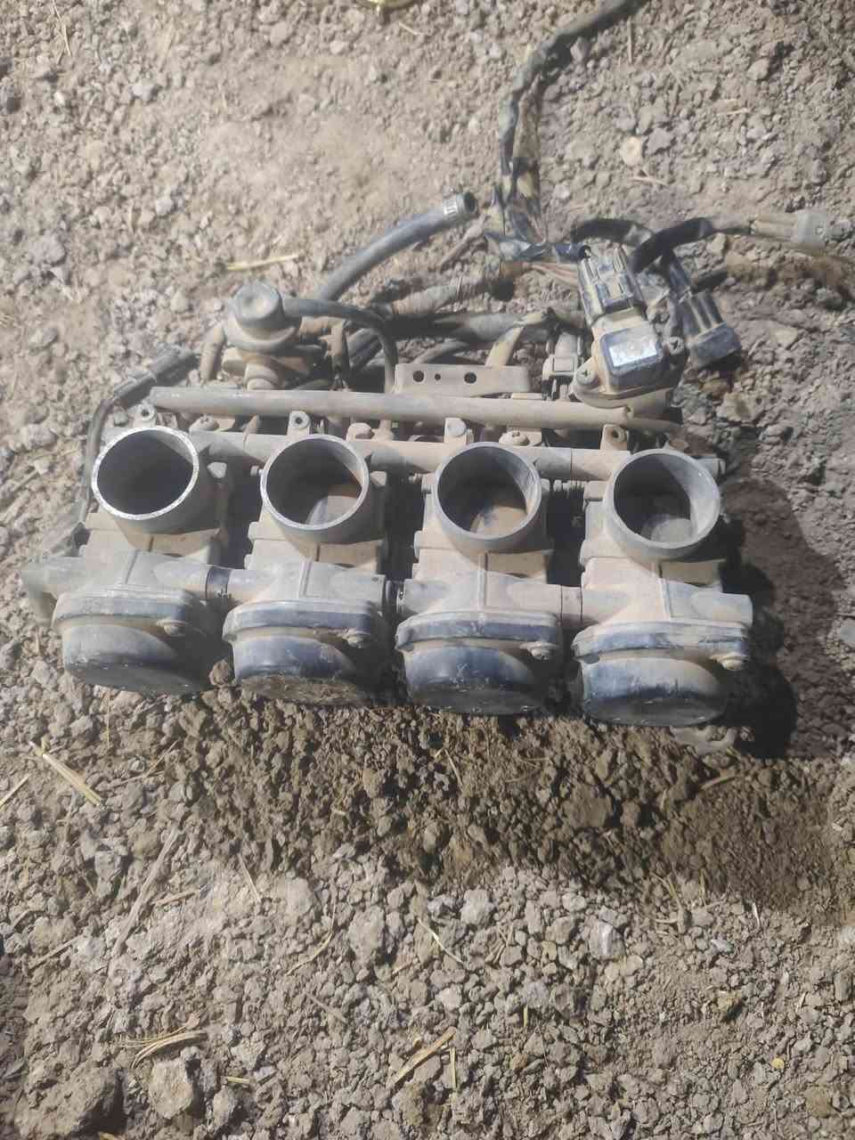 سلام عليكم محرك ياماها ار6 نضيف كلش بس عوزه قسله ويه عقل مال ياماها ار6 وعدي وياله وجم شقله متواجد عله فيس وتساب ***********
