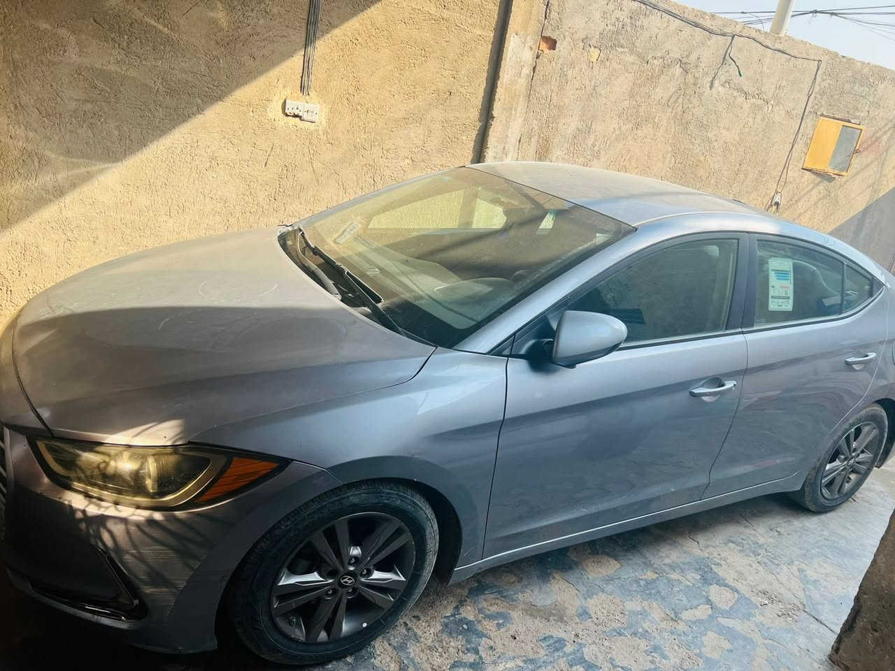 السلام عليكم
الإنترة ٢٠١٧ للبيع حادثهة بنيد + دوسة 
مكينة ٢٠٠٠ دوش اللون سلفري نص فول 
رقم الهاتف ***********
