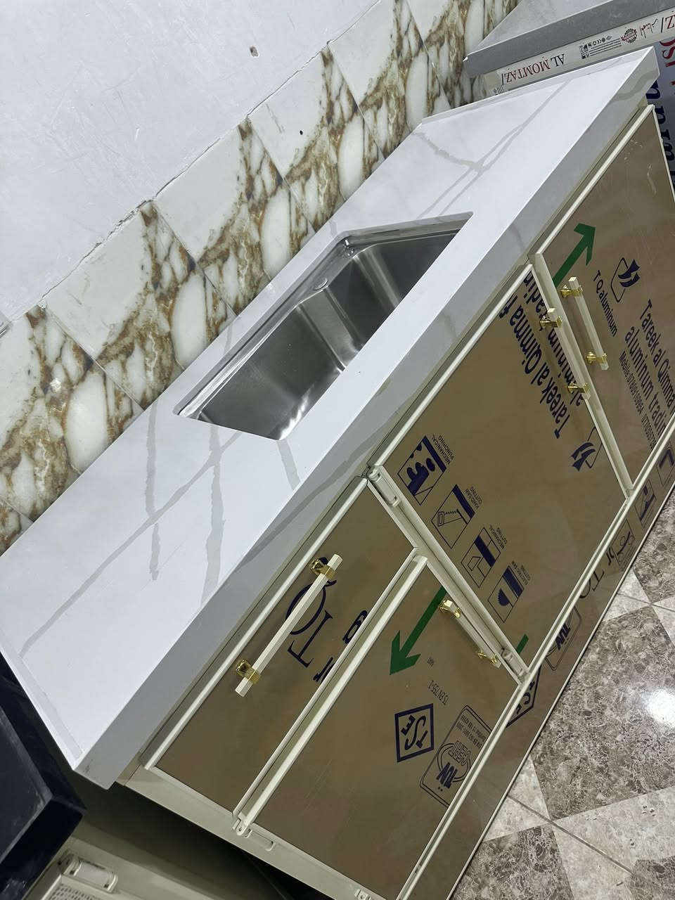 التاميم ركن آلمدينه معرض اثاث بيم
***********
