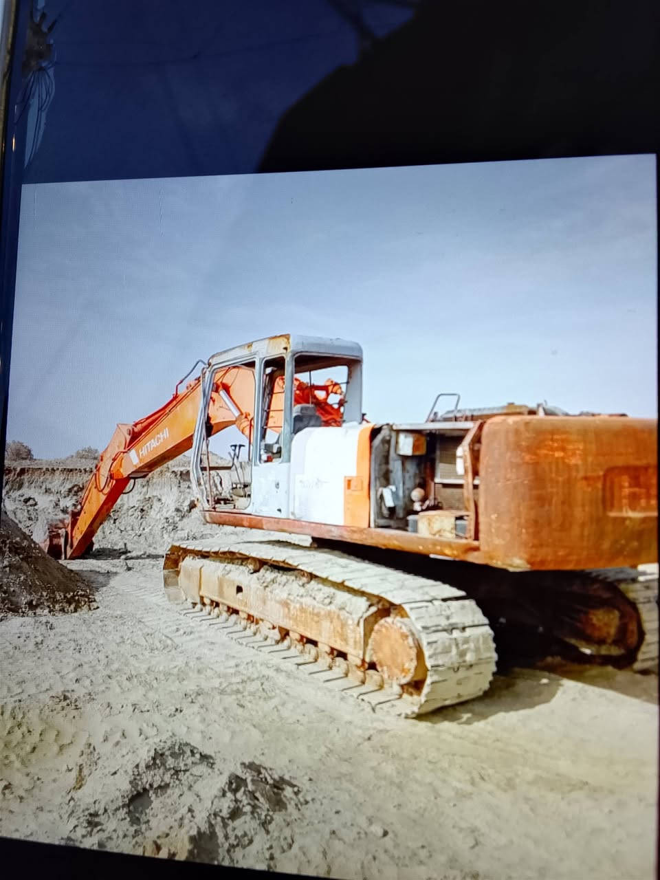 سلام عليكم من رخصت الادمن@ حفاره مع شفل للبيع   ***********
