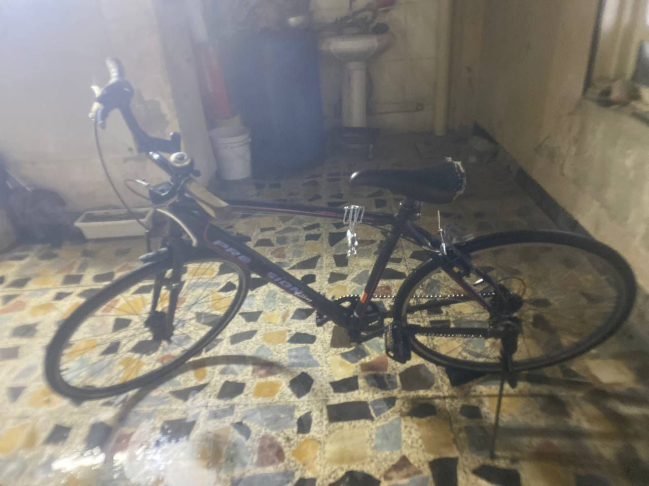 سي ٧٠٠ للبيع قيم واخذ
الرقم ***********
