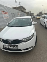 سيراتو 2012  خليجي نص فول  كفاله من الصبغ والتبديل ماعده بارد جامغل ام...