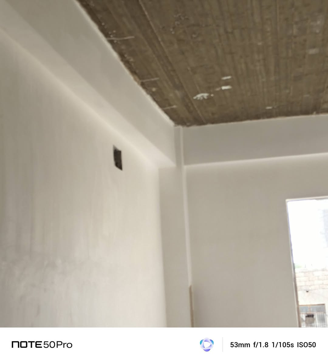 متفرق حاليا اشتغل تصليحات طرطشه جص وبورك وتنضيف اسعار مناسبه  *********** بي واتساب كادر متكامل مانطلع من البيت اذا مانكمل
