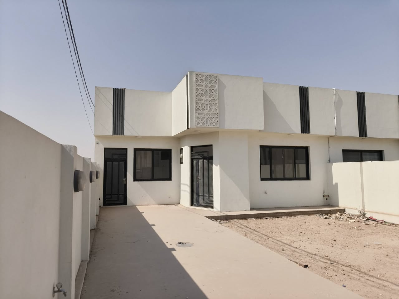 📍دار للرهن مستعجل في مجمع النخيل مساحة 287م.
📍شارع 20 موقع مميز ركن غرفتين نوم واستقبال كبير وصالة وحديقة كبيرة. 
📍سعر الرهن 35 قابل للتفاوض 
للتواصل ***********----***********
