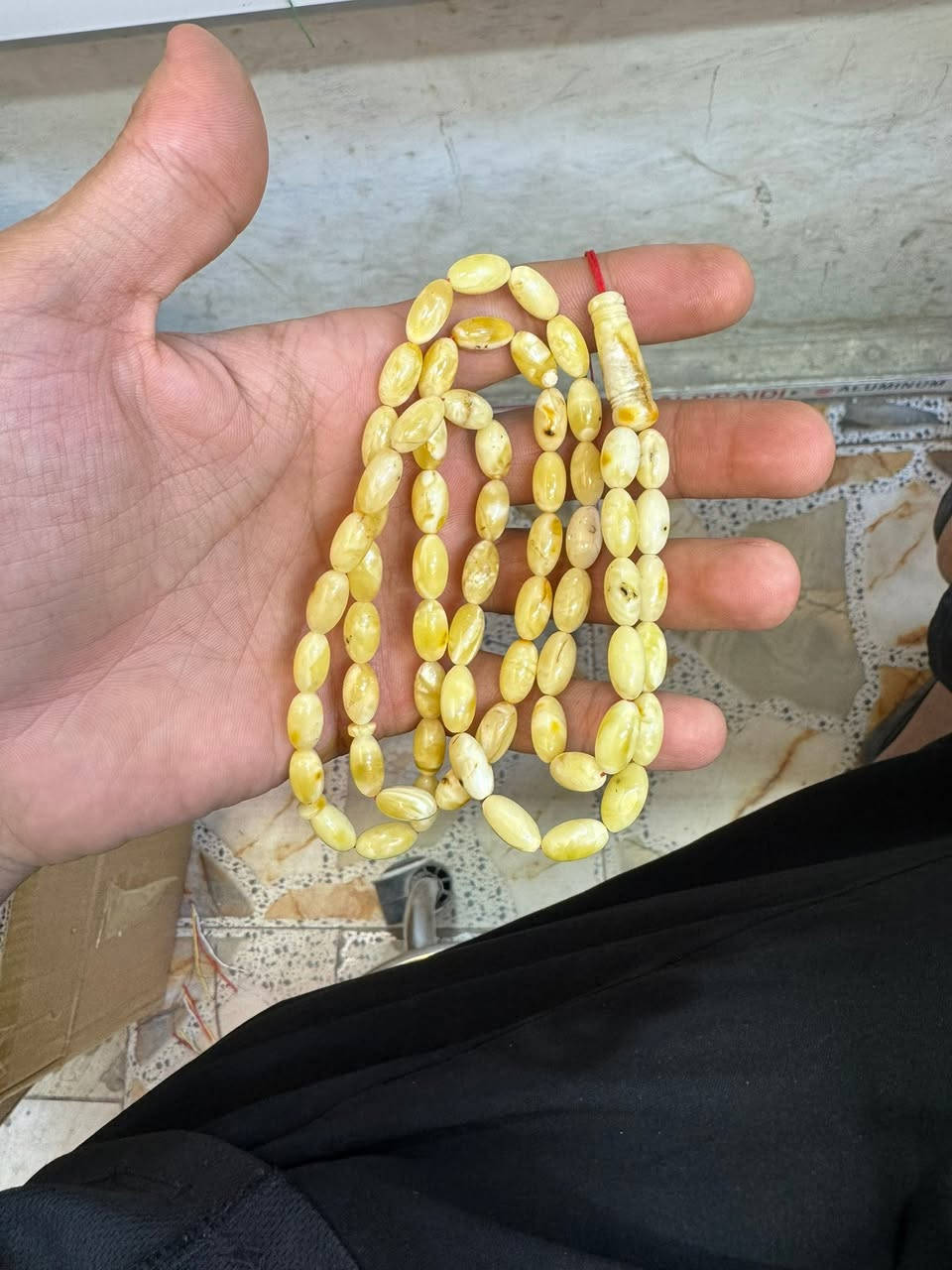 كهرب بولوني مشروط الوزن 22 غرام السعر ٦٥ دولار يوجد توصيل متواجد واتساب ***********
