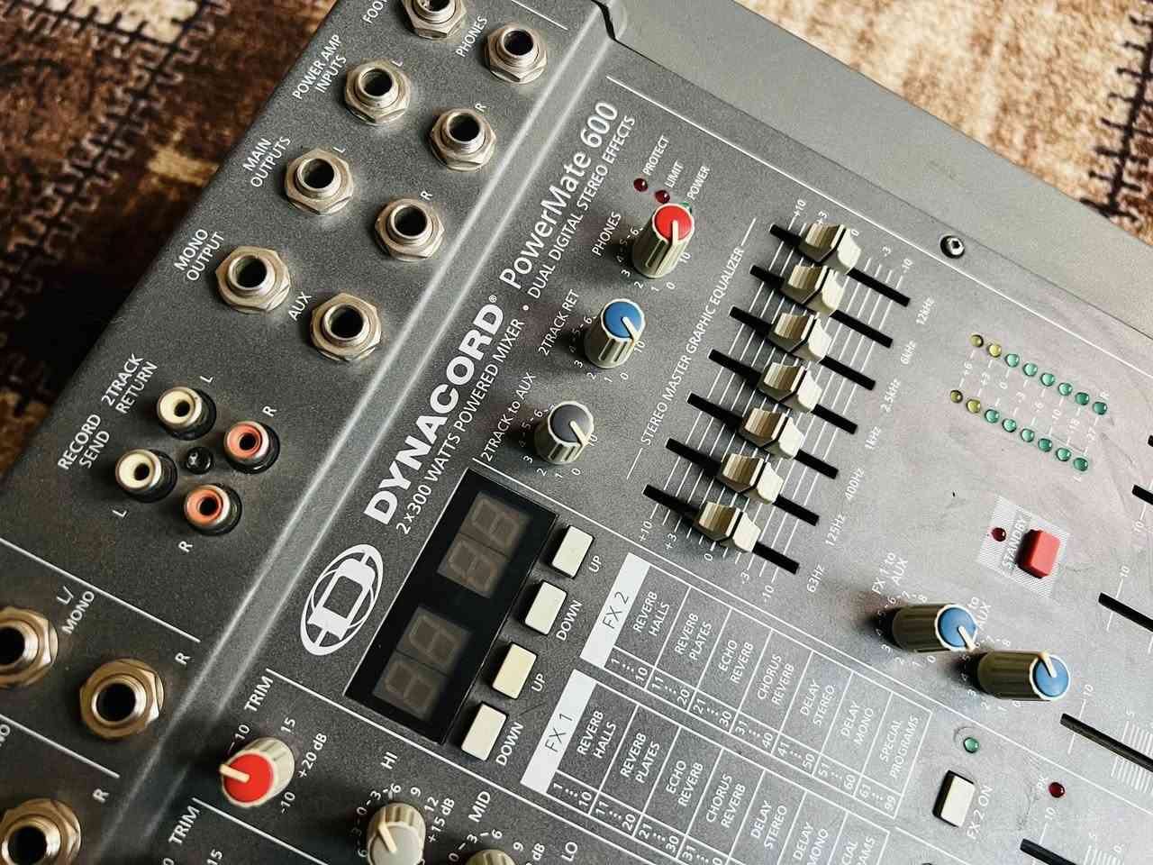 #للبيع مكسر داينكورد بور 600 جيل ثاني #اصلي #اصلي #الماني شرط مال المانيا عالفحص
نظافة 90‎%‎ مامفتوح ولا مصلح كامل مابيه اي شي نقص بس ماوياه قبغ
مكلف بالنشر
السعر خاص او وتساب او الاتصال على الرقم 
***********
مكان ديالى/ الخالص 
توصيل ماعندي
