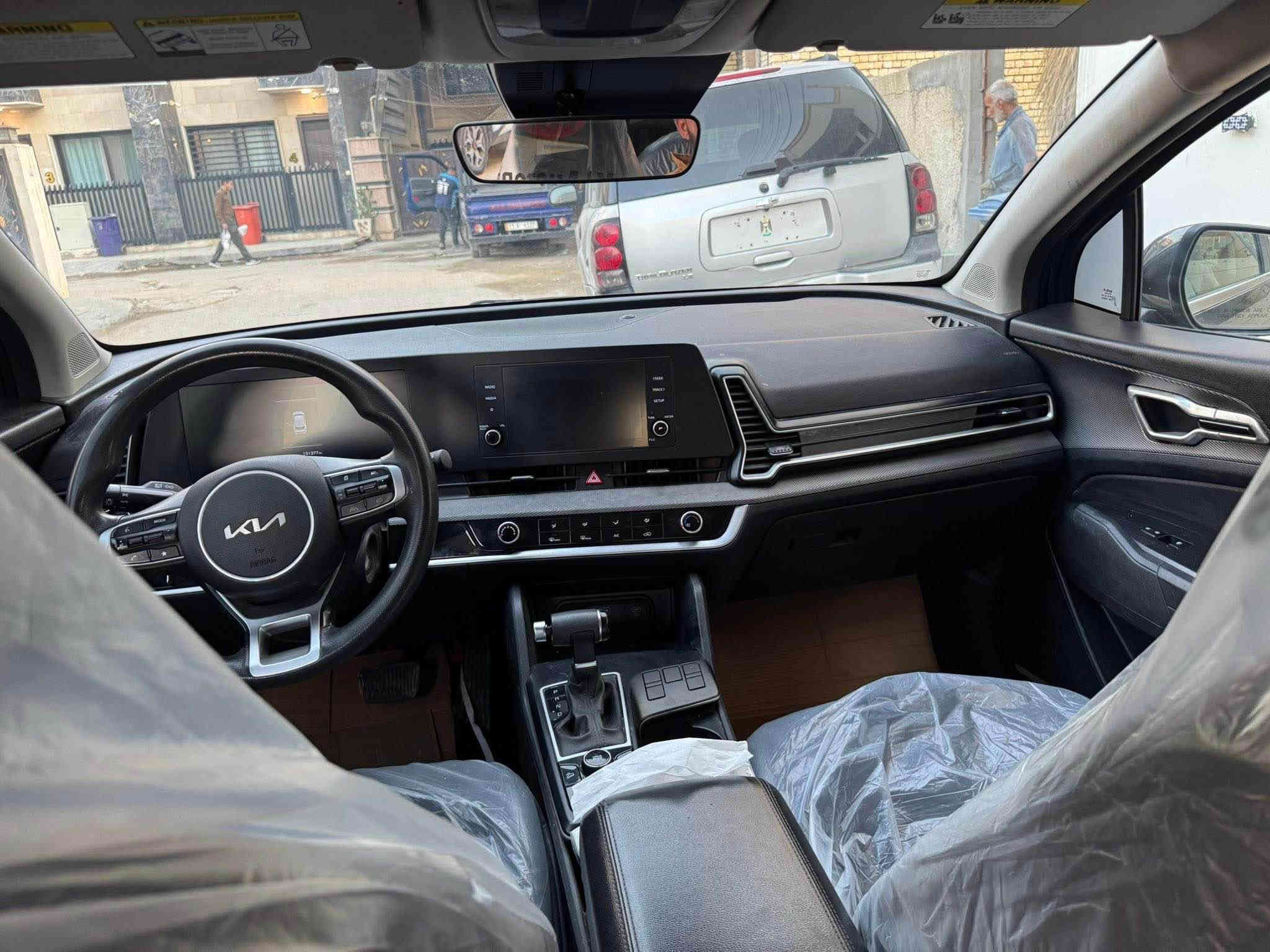 السلام عليكم كيا سبورتج 2023. 
لون رصاصي
رقم أربيل الجديد 

الشكل الجديد حجم الكبير لارج محرك 2500 
حادث جاملغ  واحد صبغ فقط 
بدون دواخل سياره جديده 
المواصفات

دشبول متغير الالوان الكتروني

تحكم ستيرن جهتين

كامرة دوارة 

شاشة كبيرة ايباد 

عداد دجتل

اوتو ستوب

تبريد قطعتين 

مثبت سرعة

وضعيات قيادة 

رادار

لد نهاري

تحديد مسار

هند بريك بصمة

اوتو هولد

مانع انزلاق
هيتر كشن 

مكان السيارة بغداد زيونه 
للتواصل ***********

السعر 187$$$ بغداد
