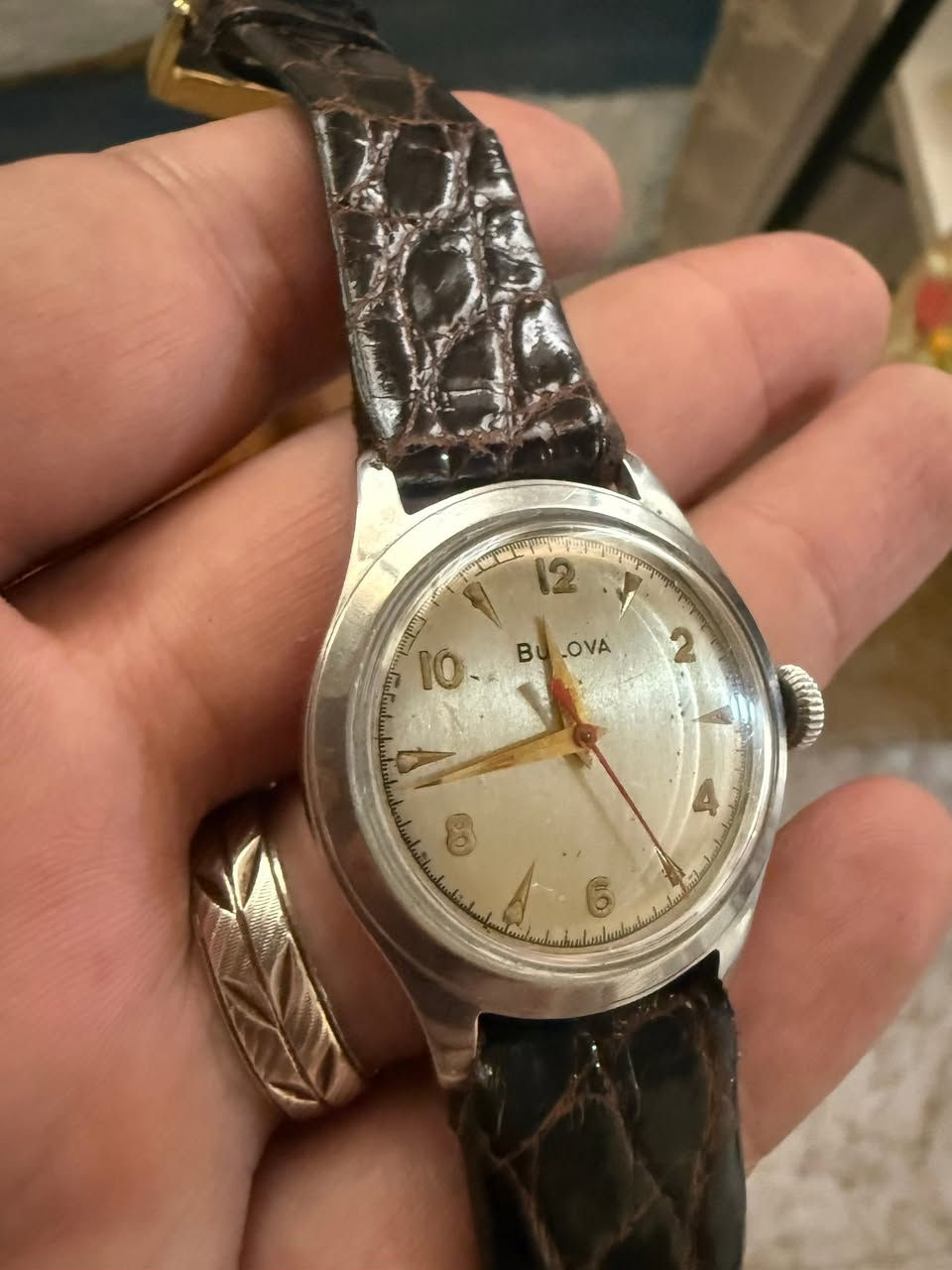 ساعه ماركة بالوفا غنيه عن تعريف
نصب تكويك

مكاين خاصه
قطرها 31x37
￼
سير مستبدل 
قطعه انتاج 1951

ساعه روعه بشكل

سعرها 120 الف


**إذا كنت صاحب هذا الإعلان وتريد حذفه لأي سبب، رجاءا أرسل رسالة إلى الدعم الفني**
