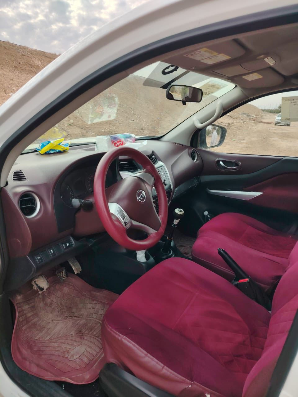 السلام عليكم للبيع نيسان 2017
كير عادي 
تبريد 
تدفيه 
حساس خلفي 
محرك كير كفاله 

    شراي ينتصل عل رقم ***********
