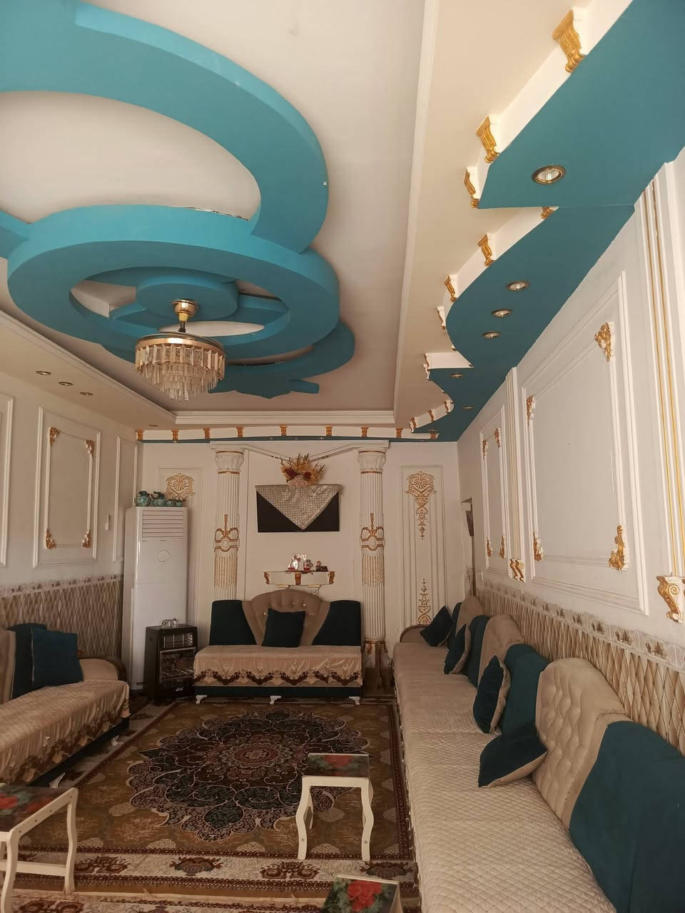 للبيع دار طابو زراعي سند 25 عرف عدد 2هول استقبال مطبخ حار وبارد كراج حديقه صحيات  المساحه 400 الطابق الثاني 3غرف نوم هول مجمع صحيات  البناء حديق ورديه خارج مقابيل الفلكه الثانيه من تنزل من الجسر  السعر خاص ابو مصطفى للعقار ***********
