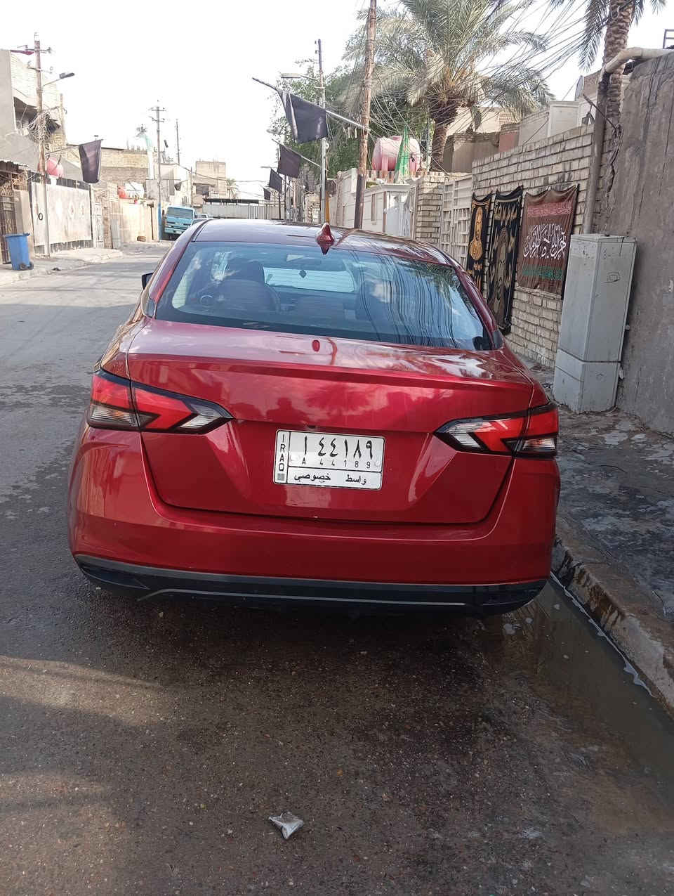 السلام عليكم نيسان فيرسا موديل 21  معوقين باقي سنه واصير حره بيها وكاله عامه السياره حادثها باامريكا جاملق وبنيد وبالعراق حادث خلفي جاملق بي دواخل وقبق الجنطه مبدل مكان سياره بغداد مدينه الصدر السعر 95وبيها مجال هاتف *********** كير مكينه كفاله اتصل ودلل
