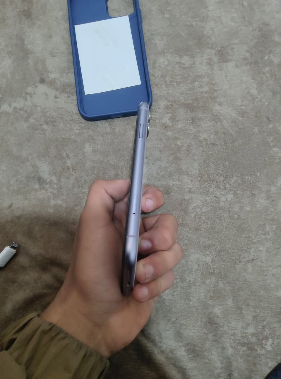 ايفون ١١ للبيع 
الذاكره ١٢٨
بطاريه ١٠٠ معلايه
السعر ب ٢٥٠ وبي مجال 
العنوان ديالى كنعان 
***********
