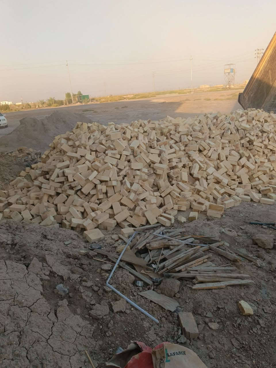 تجهيز طابوق العادي والجمهوري داخل كوت حي الحكيم خاجيه السفحه الزنابره الزهراء 
الشهداء اي مكان/***********
