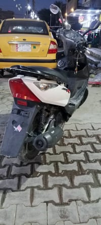 كفرات ثعلب أبيض • مراوس بكفرات رصاصي • بغداد غزالية