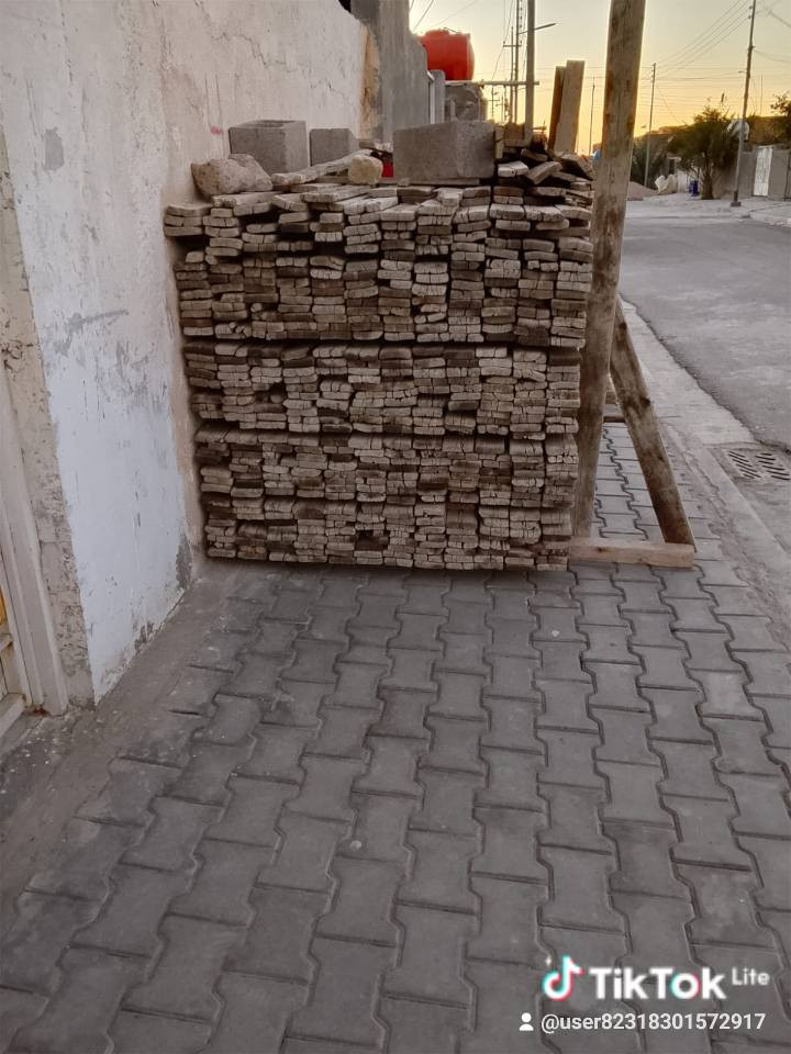 السلام عليكم قالب للبيع يدق مساحه 300 قالب نظيف عدد لوح ابو ثلاثه ثلاث مكعبات عدد لوح ابو الاربعه خمس مكعبات اضافه الى سير ابو ثلاثه عدد اربع مكعبات وجكات عدد 40 قالب كامل يدق مساحه 300 السعر خاص ***********
