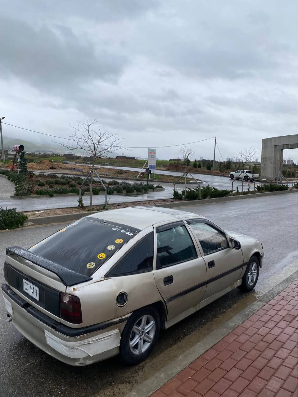 فرۆشتن و گۆرینەوە…..بەناوی خوای گەورە ئۆپڵ ڤیکرا ١٩٩٣ مەکینە ٢٠ گێر و مەکینە و تەقەو رەقەی بەشەرت سەیارەکە ئارمی ونبووە بە علوج دەی فرۆشم کەفیلی مالی مەدەنی دەکەم و موس و براوەی بەشەرت جوارتایەی تازە فلجە و لەیتی تازە جامی تازە پێش و دوای تازە داگیراوە تەقەو رەقەی تیانییە دەعم و لێدراوی نییە تەرجیل و مکەبەرەی سۆناتام بۆ بەستووە داژبل و بەرگە درگای لۆک لۆکە بەس ماشەلەی دەوێت سعری ١٢ گەلە کۆتایەتی لەسلێمانیم *********** السليمانية, العراق
