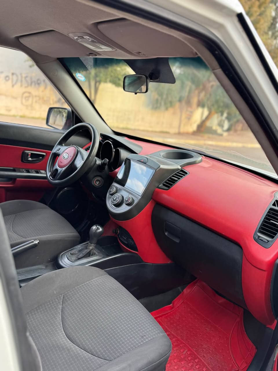 كيا صول ٢٠١١ خليجي
داخل احمر بلادي
نص مواصفات
گير ومحرك بالشرط محرك ١٦
كوبون بنزين موجود
السياره بدون ضرر بيه اماكن صغير كارت وتاتو بدون معجون بدون اي دعم وعندي صور قبل التصليح
سعره ١٠٦ وبيه مجال
***********
*********** كركوك, العراق
