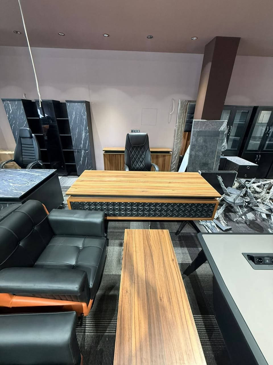 اهلا وسهلا بكم في فايف مودرن😌

 للاثاث المصري و التركي 🇹🇷

نقدم لك اشكال متنوعه   من الطخم المكتبي جلد
 
وباسعار ممتازه وتنافسيه🥰 

 سعر منافس وحقيقي 

من شركة فايف مودرن للاثاث المصري  و التركي المتميز  

كرادة  مقابل الاسواق الحرة 

للاستفسار الاتصال عبر الرقم 
***********
