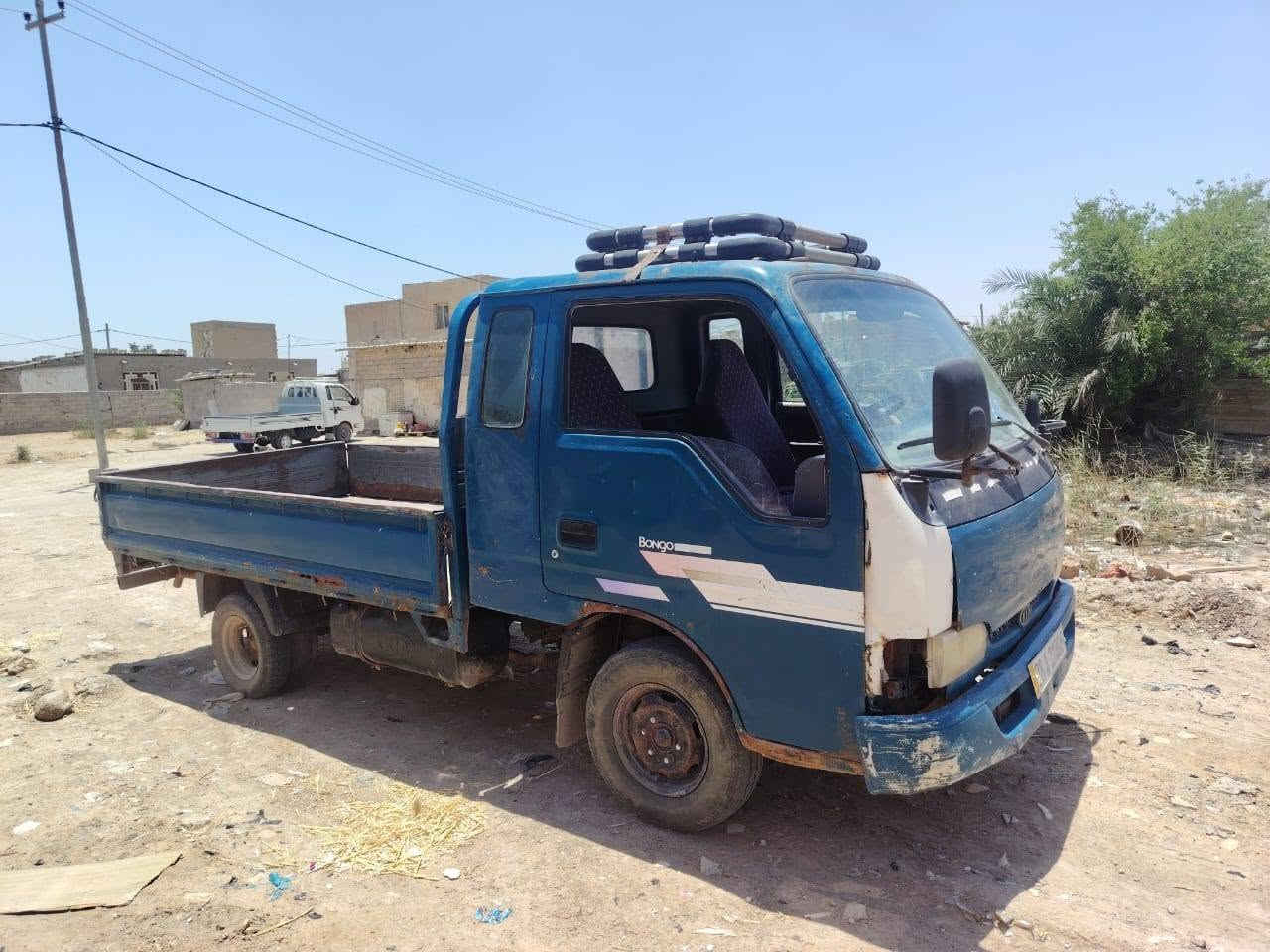 السلام عليكم كيا فونتيرا للبيع موديل 2000 قماره قلاب مكينه ا كير حاويه شاصي كفاله رقم نجف انكليزي تحويل ثاني يوم مكان السياره نجف السعر 45 و بيها مجال بصيط حك الجيه رقم ***********

