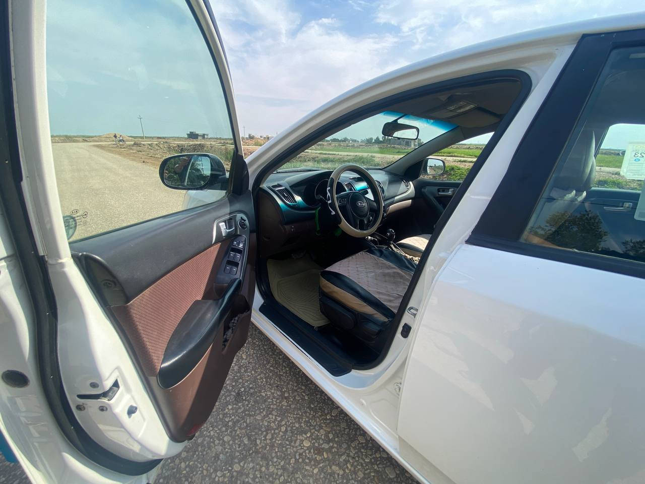 السلام عليكم 
سيراتو 
موديل 2011 
مكفوله وجاهزه عدا البارد 
السونار مرفق داخل المنشور 
بأسم كردي 
الداخل لونين شاشه تحكم ستيرن 
المكان واسط العزيزيه 
الأتصال ***********
