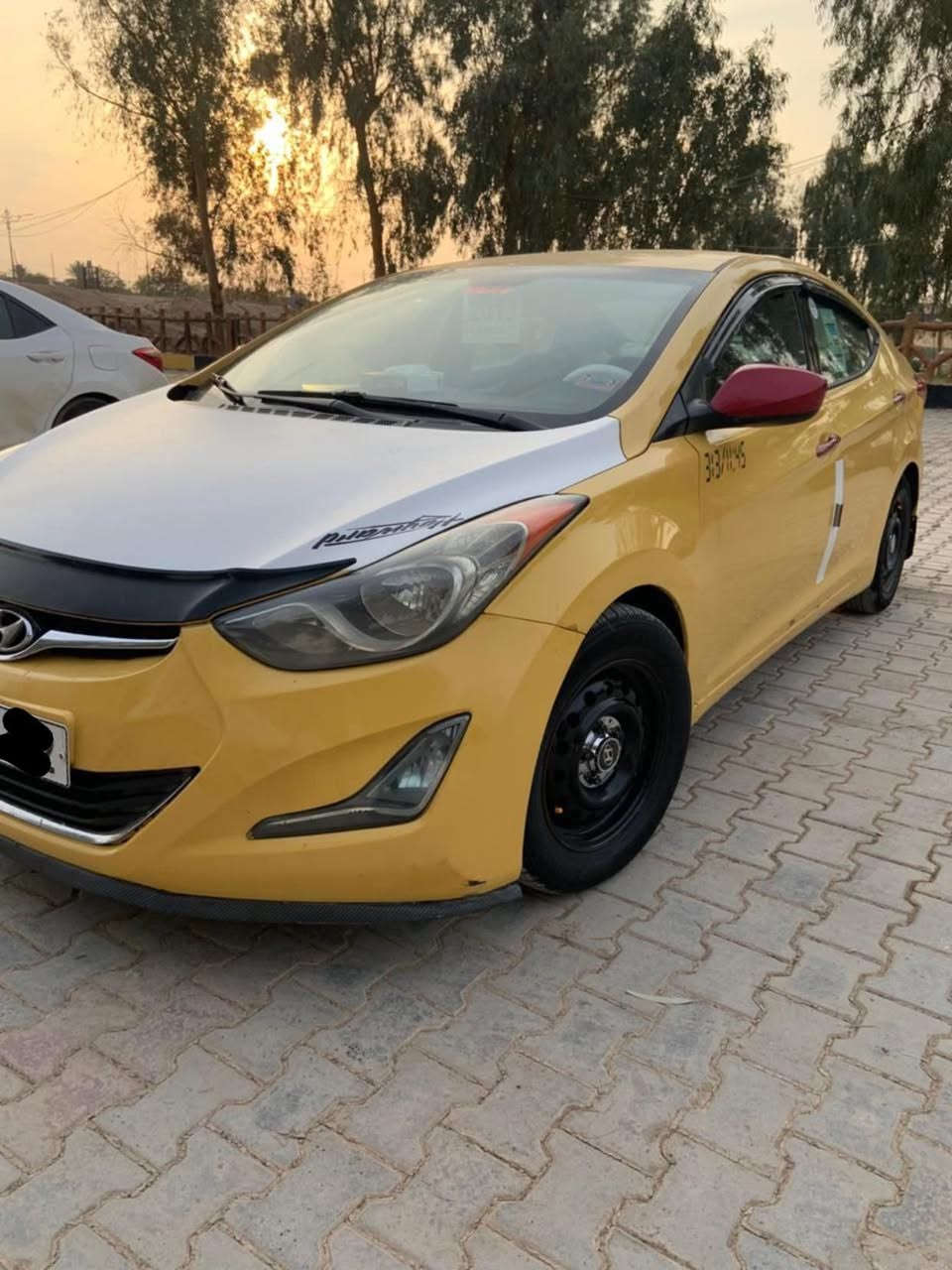 السلام وعليكم شباب.
النتره. 2013امريكي 

السياره ضررهه جامرلغ الخلفي ولباب وره سايق 

كير ومكينه خير من الله. 

رقم ديالى انكليزي خطهه جوال 

مصفره هيئه وغرامات 

بكانهه ديالى بئسمي السياره شرط التحويل 

سعر ٩٨وبيهه مجال لشراي 

وهاذ رقمي ***********
