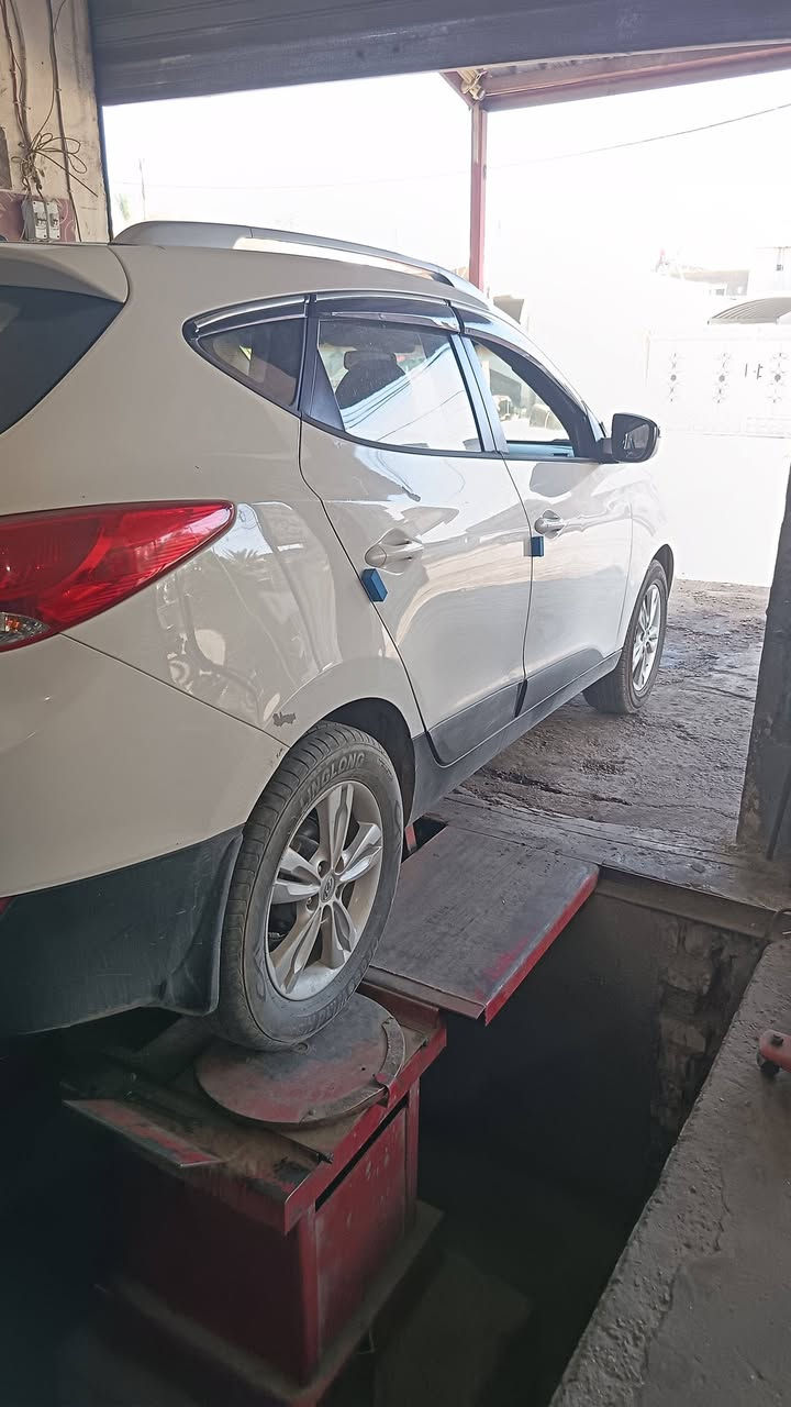 تحيه طيبه..
توسان خليجي للبيع فقط 
موديل ٢٠١٣
مكينه ٢٠٠٠ دوش
 بنيد بدل فقط مثل ما واضح بل  سونار مرفق 
كير مكينه مكفولات 

شاشة تاب
كامره بالمرايه
اي نقص ما بيها 
السعر ١٣٠ ورقه
الشراي يتصل ويدلل 
***********  العنوان بغداد تاجيات جسر مثنئ

