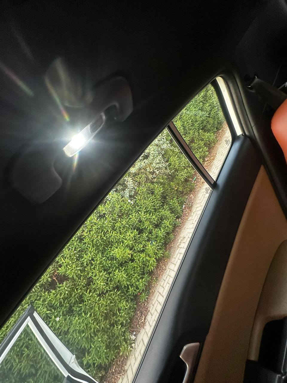 كيا سبورتاج موديل 2019 خليجي
فول بس مو gt ابيض بانوراما حساس امامي خلفي اشاير بالمري بصمة جنطة كهرباء 
ماشية 31500 
حادثها تبديل بآب السائق شركة كيا 
وبارد خفيف جاملغ امامي 
السعر 210 
للاتصال *********** 
مكان السيارة حي الجامعة
